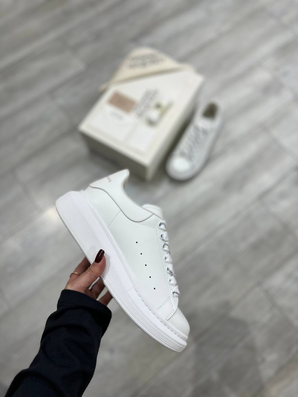 Alexander Mcqueen Unisex Sneaker