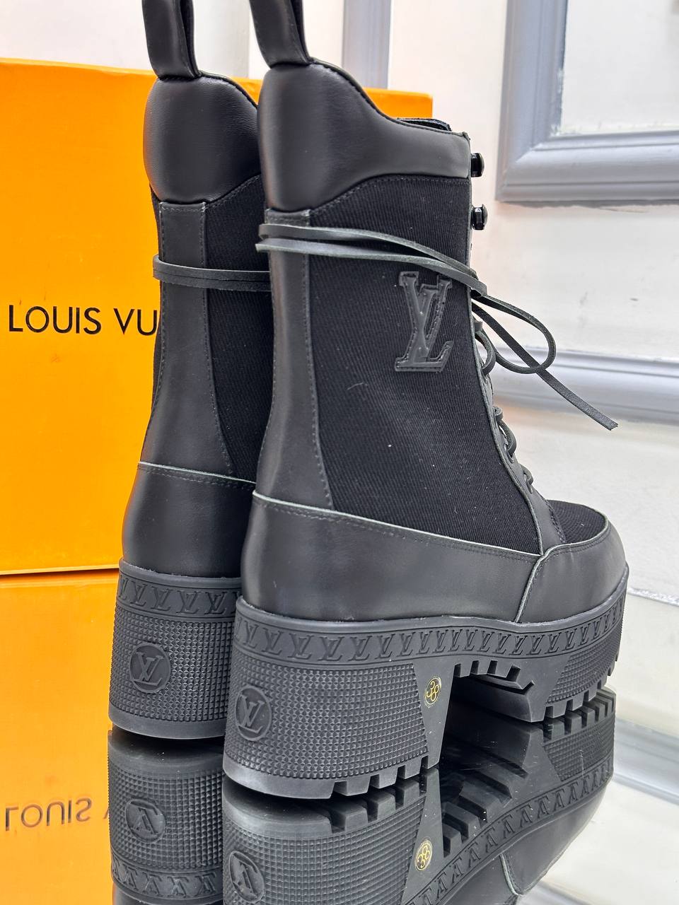 Louis Vuitton LV Women