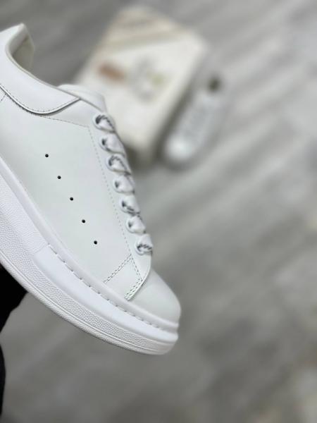 Alexander Mcqueen Unisex Sneaker